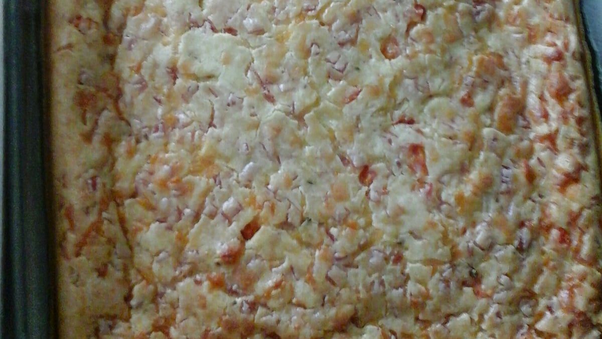 Torta de liquidificador com queijo e presunto