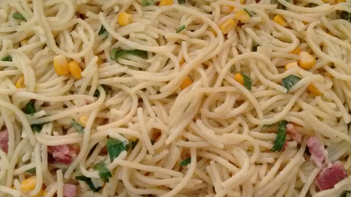 Macarrão alho e óleo com bacon