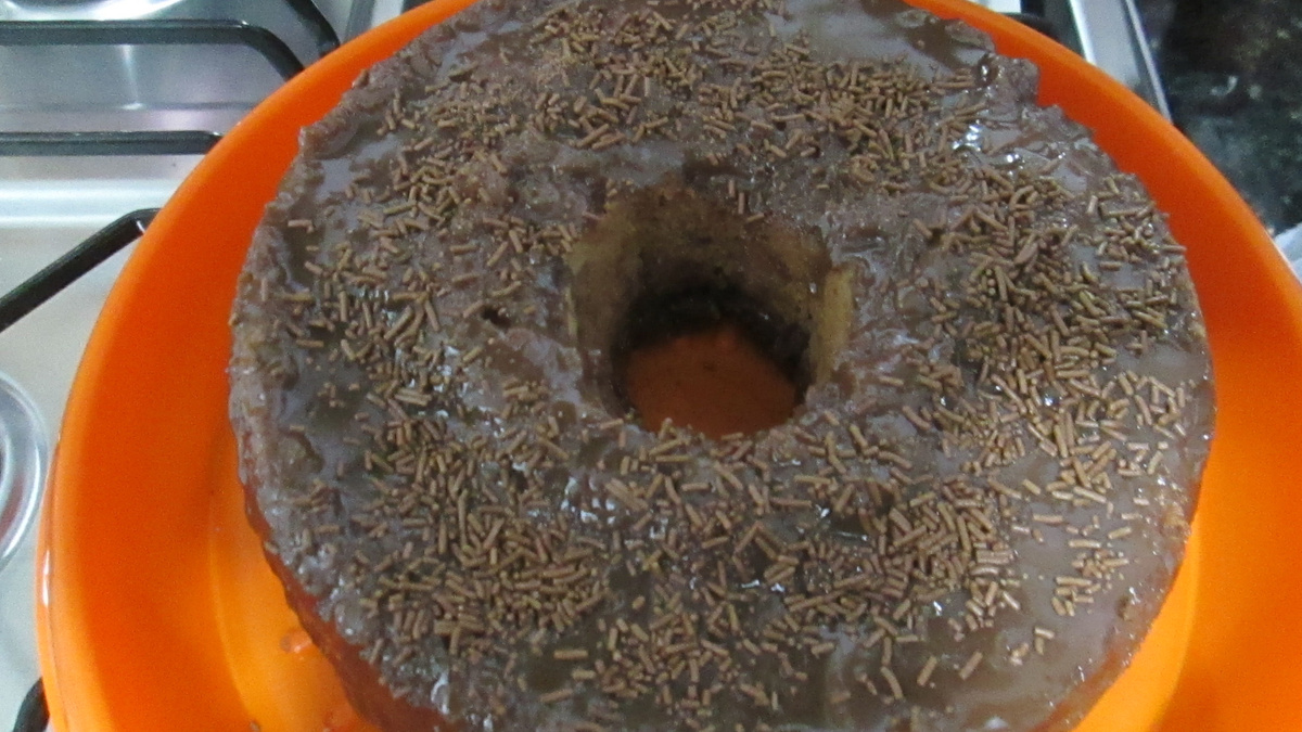 Bolo de chocolate com calda