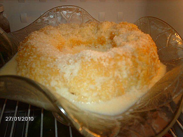 Bolo de coco gelado