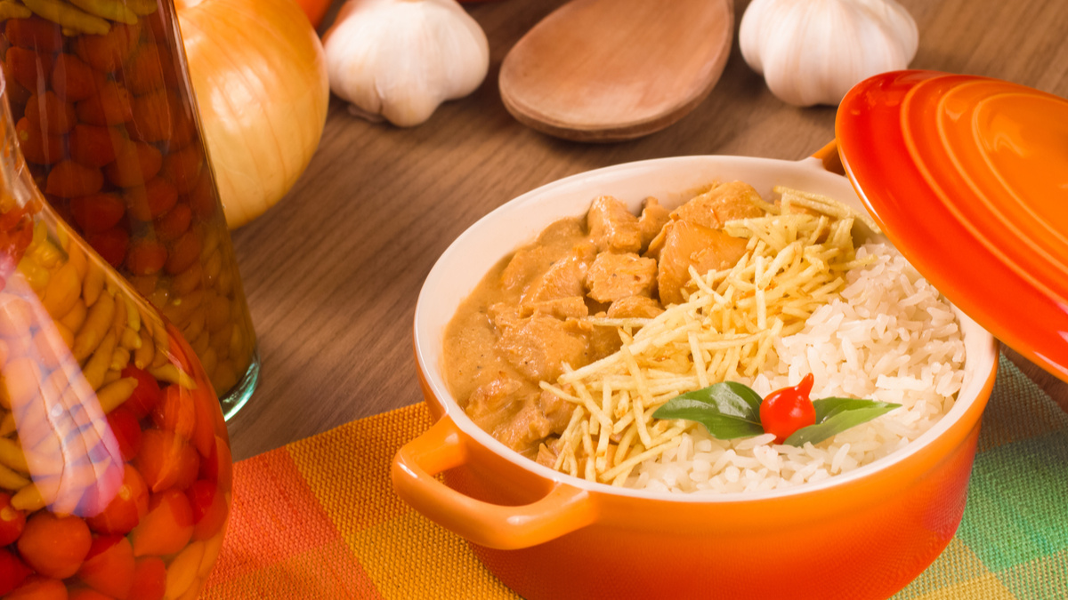 Strogonoff de frango supersimples e gostoso