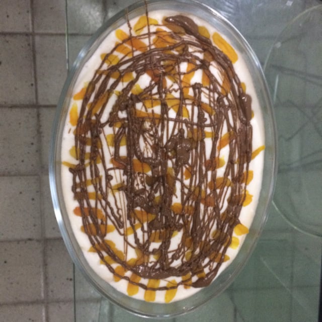 Mousse recheada com bombom