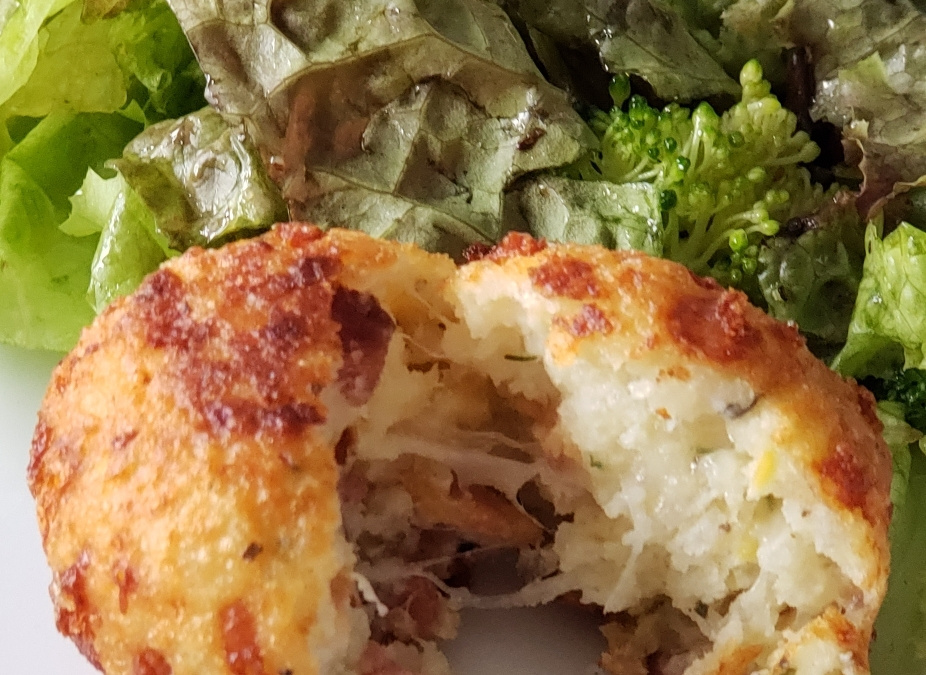 Bolinho de arroz com bacon fácil da Jô