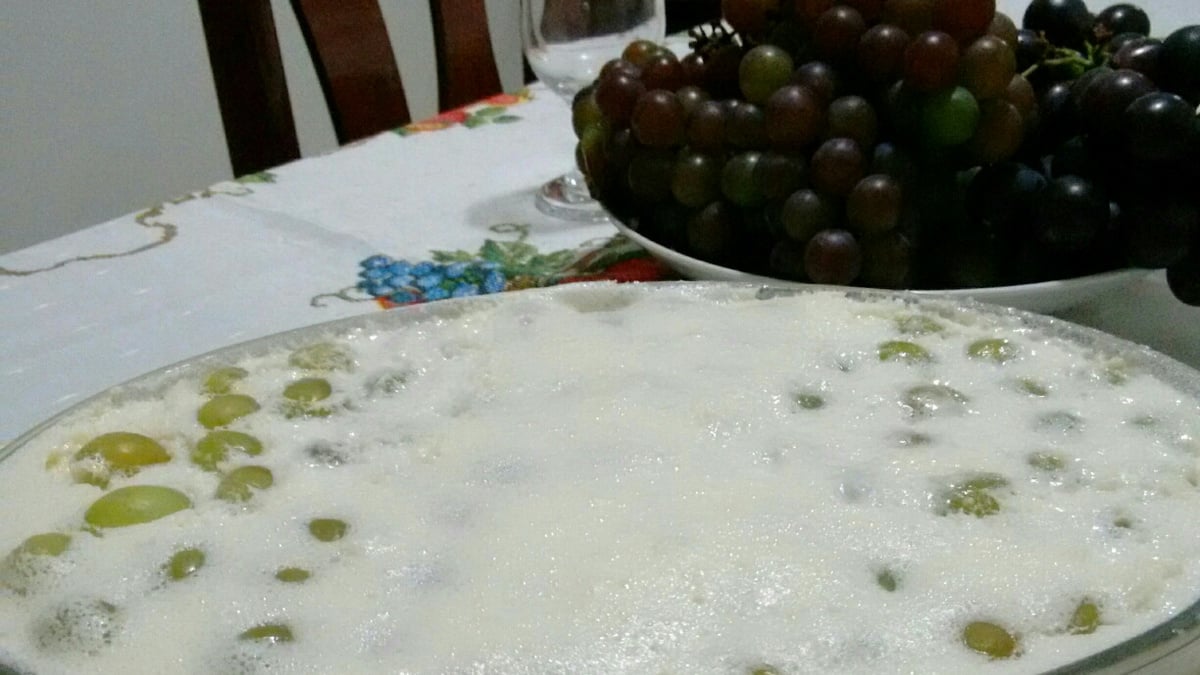 Sobremesa deliciosa de uva