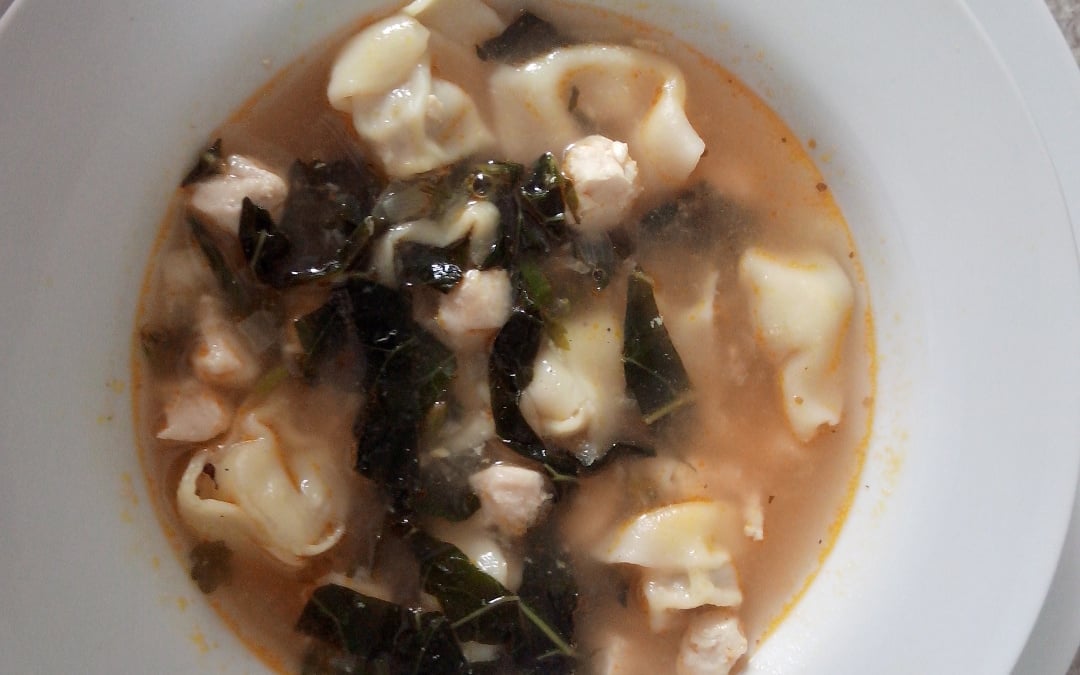 Sopa de capeletti simples