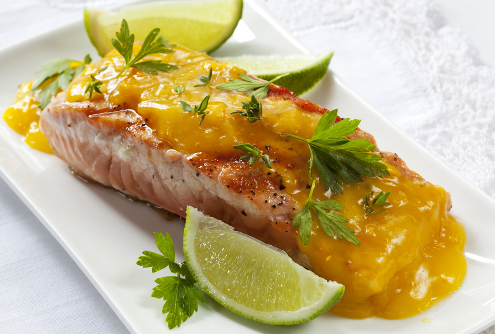 Filé de Peixe ao Molho de Pimenta Vermelha e Laranja