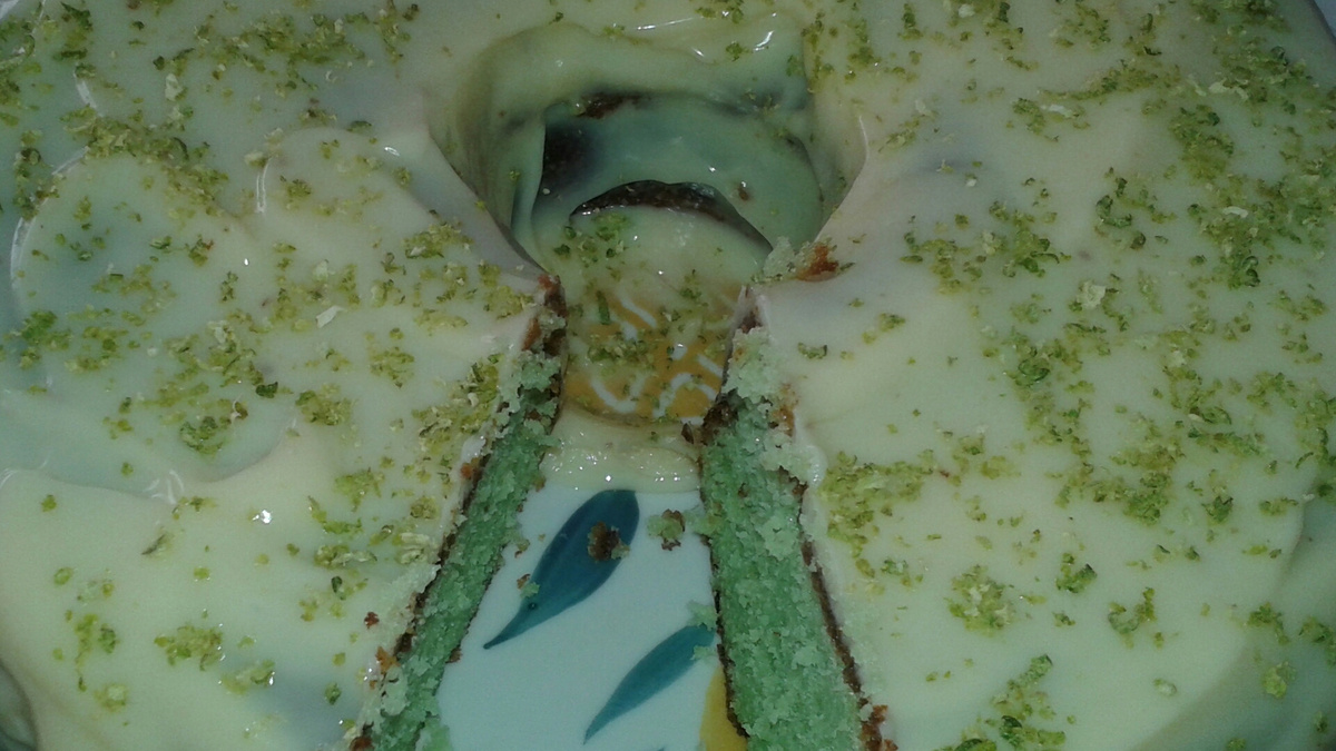 Fácil e surpreendente bolo de limão