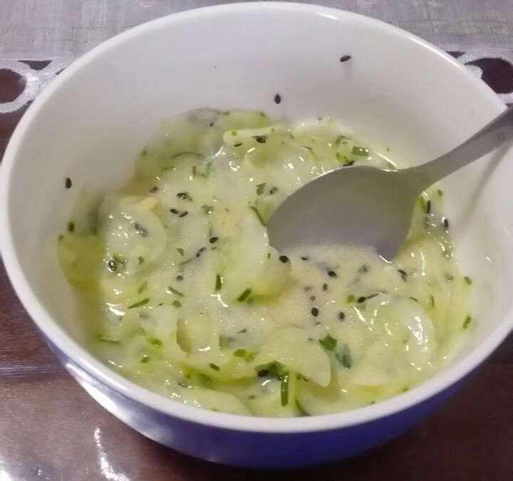 Salada de iogurte e pepino