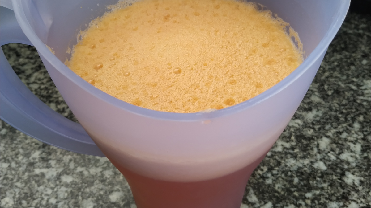 Suco de acerola com limão