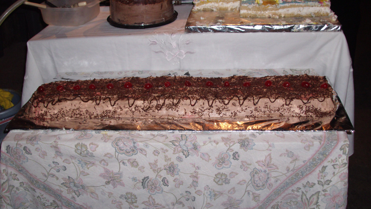 Torta mousse de chocolate branco com creme de chocolate preto