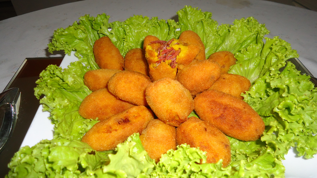 Bolinho de abóbora com carne seca