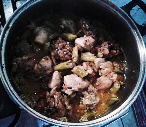 Frango com quiabo picante