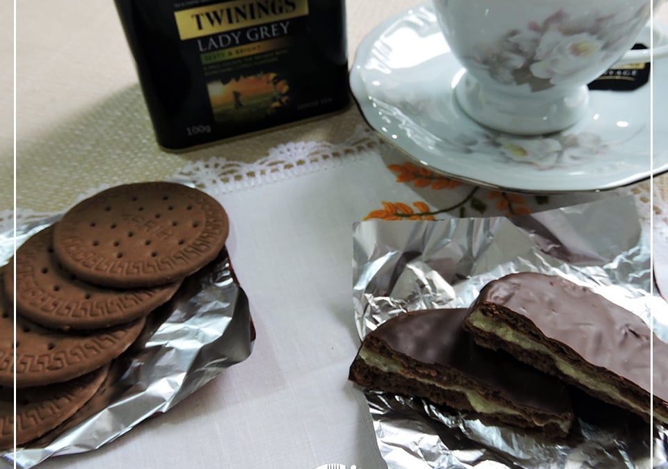Alfajor à base de biscoito maria e recheio de brigadeiro branco da ABIMAPI