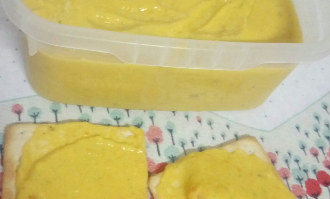 Patê de cenoura e queijo