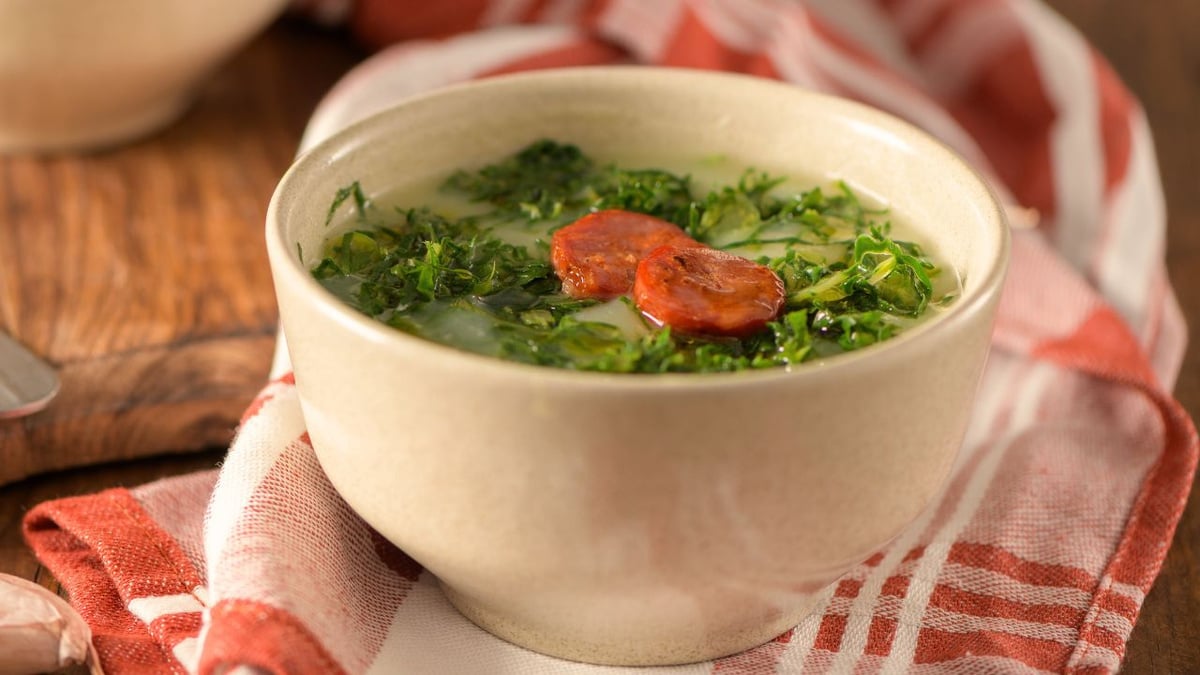 Caldo verde para 50 pessoas que rende muito, a receita perfeita para festas e feiras