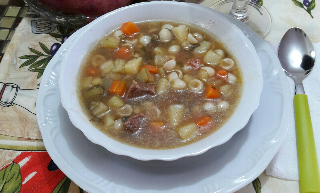 Sopa de legumes com carne