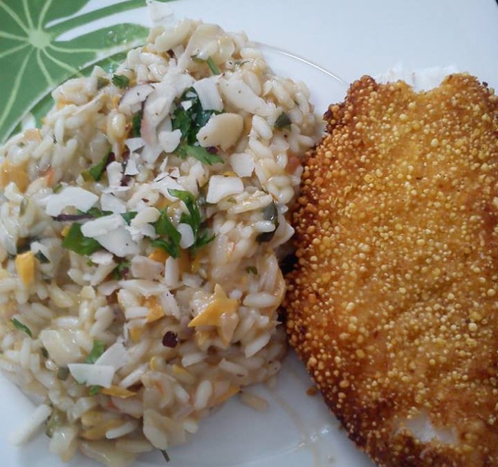 Risoto de tucumã e castanha do Brasil com pirarucu empanado