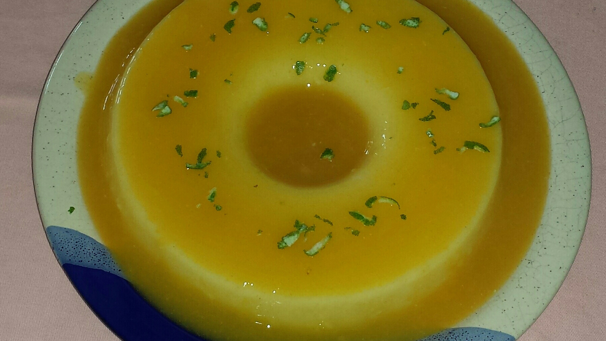 Manjar com calda de laranja diet