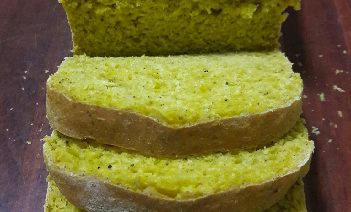 Pão de cenoura com quinoa e linhaça