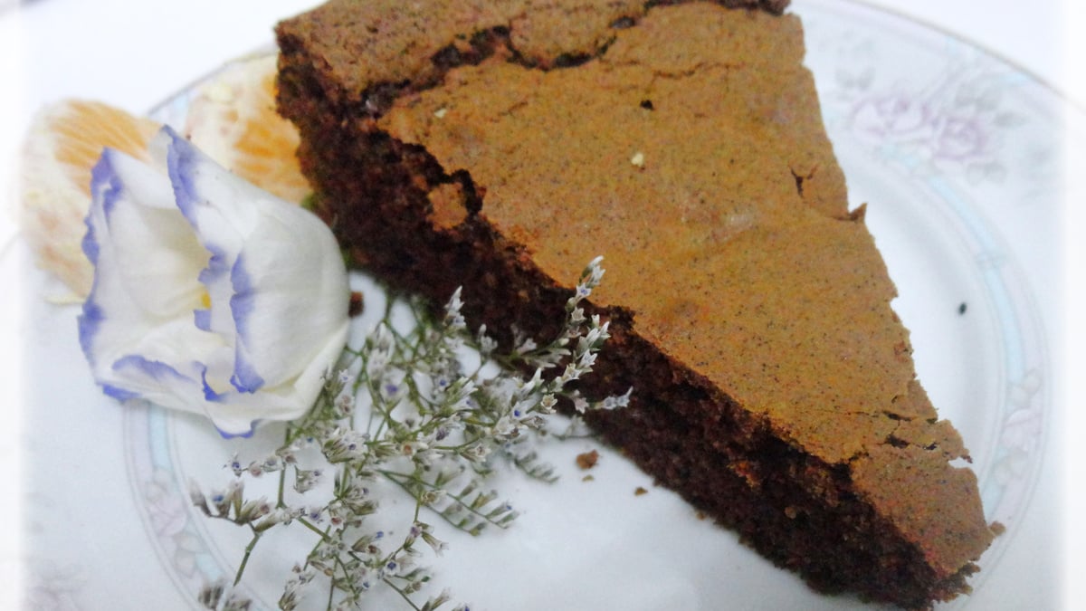 Bolo de chocolate com geleia de tangerina