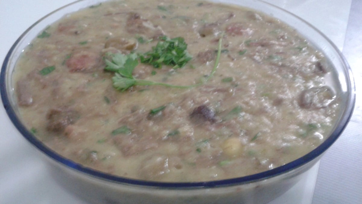 Caldo de mandioca à moda mineira