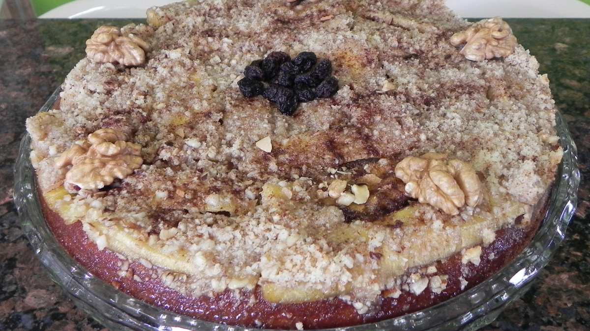 Bolo integral de banana com castanha, nozes e passas