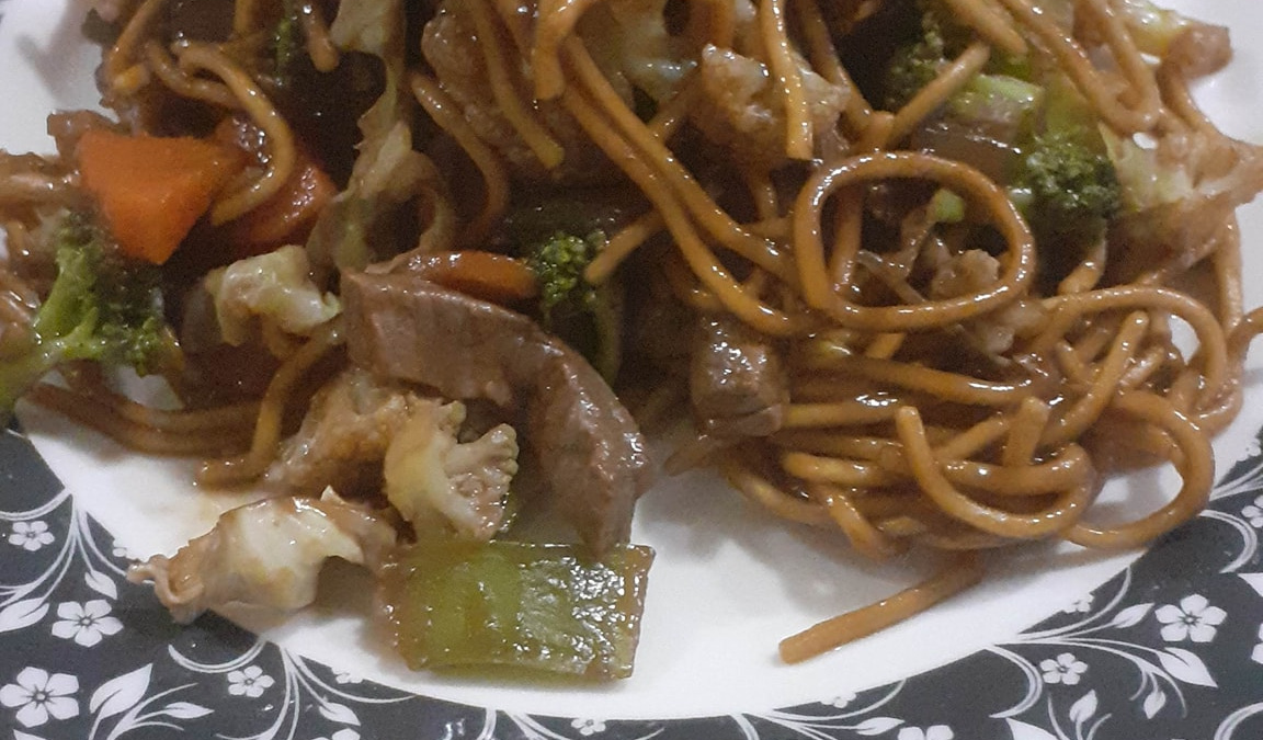 Yakisoba fácil e barato