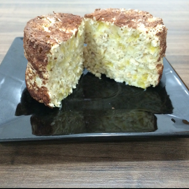 Tenha um café da manhã delicioso com este bolo de banana com aveia