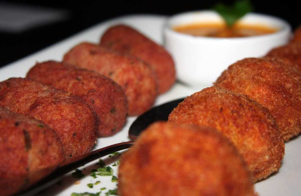 Bolinho de mortadela