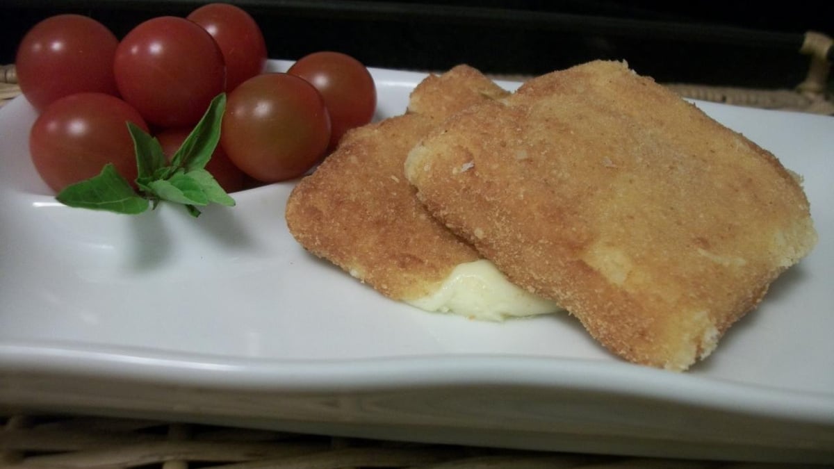 Mussarela à milanesa