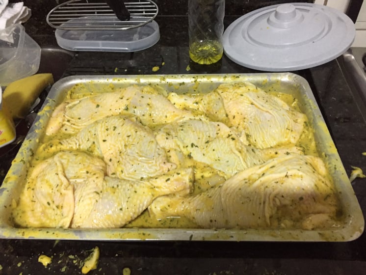 Sobrecoxa de frango na mostarda