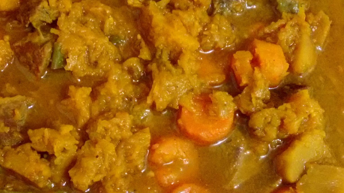 Carne saborosa com abóbora e cenoura