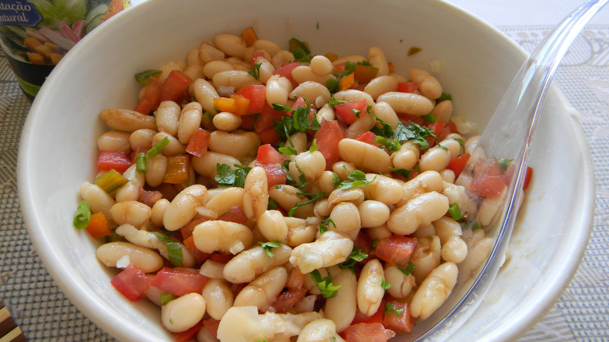 Salada de feijão branco