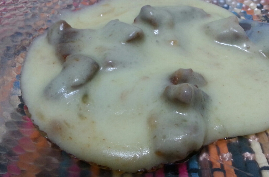 Escondidinho (creme de aipim e carne do sol)