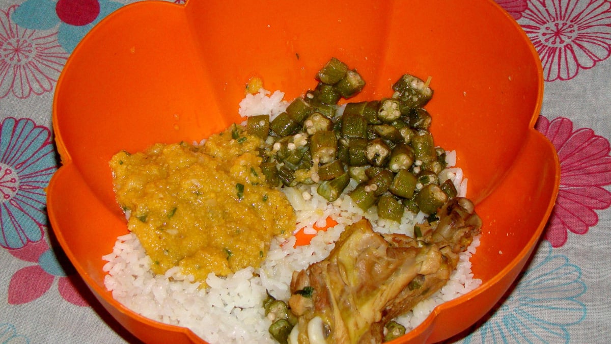Frango com quiabo delicioso