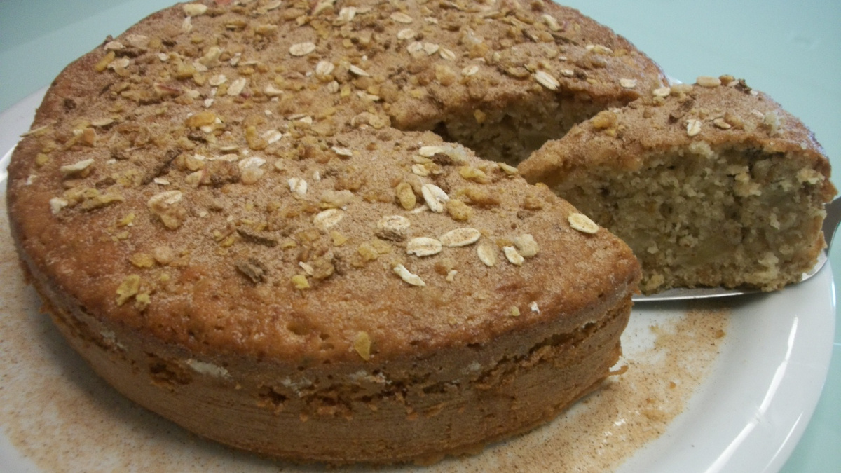 Bolo de banana,maçã e granola