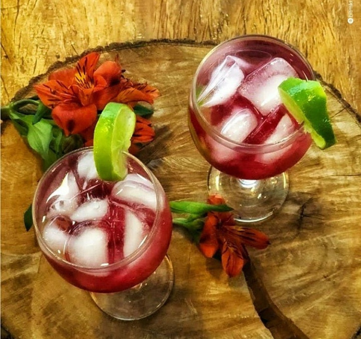 Gin com xarope de cranberry