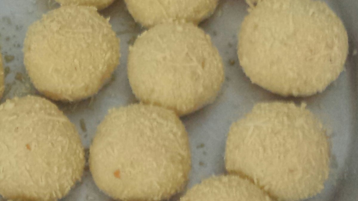 Pão de queijo empanado