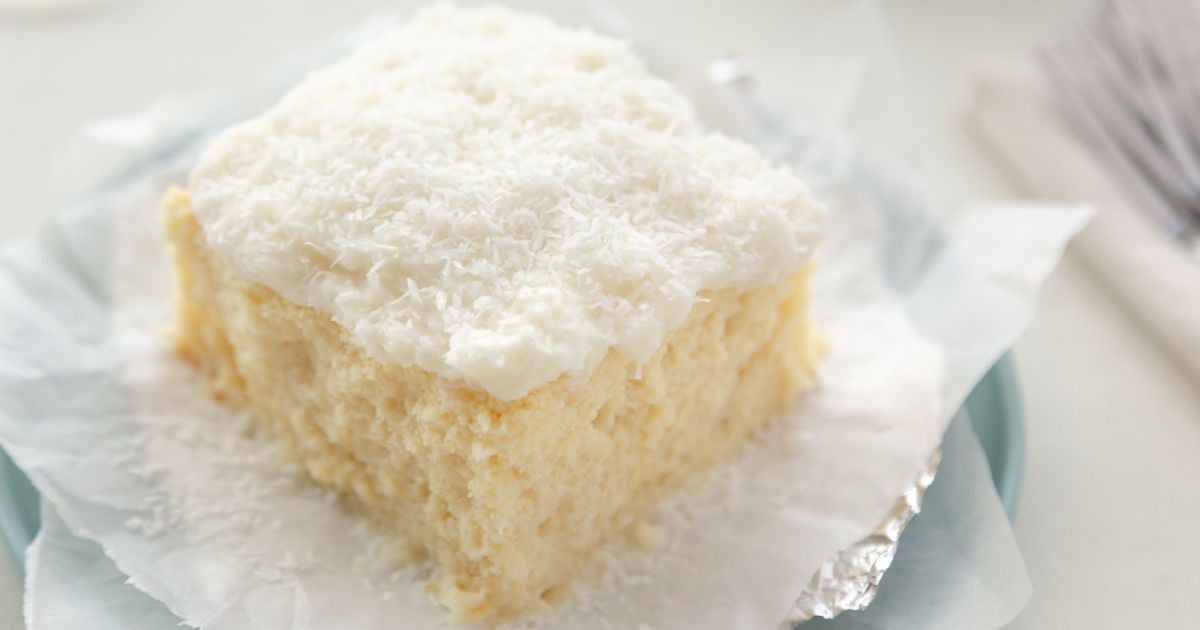 Bolo de coco gelado