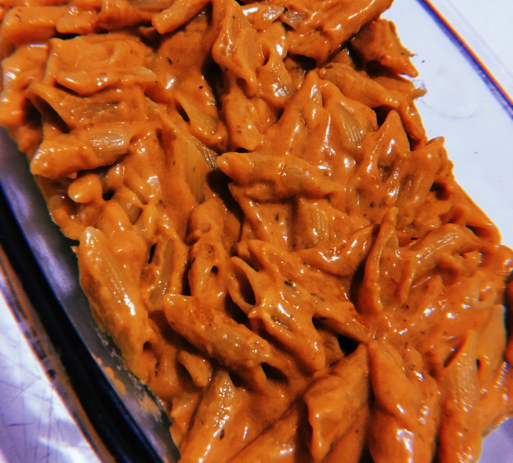 Macarrão com mussarela na panela de pressão