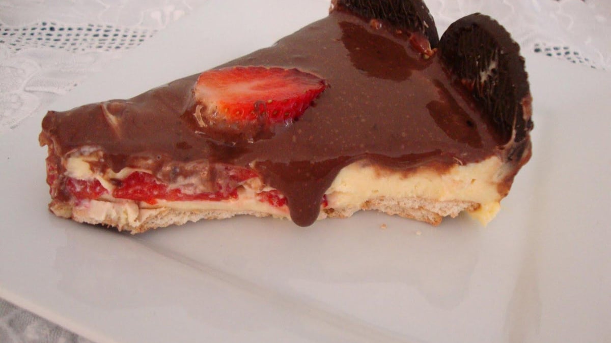 Torta de biscoito com morango