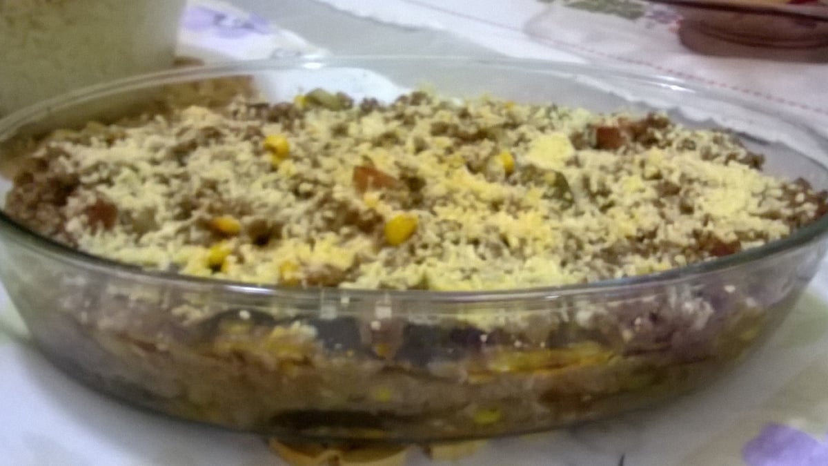 Berinjela recheada com linguiça
