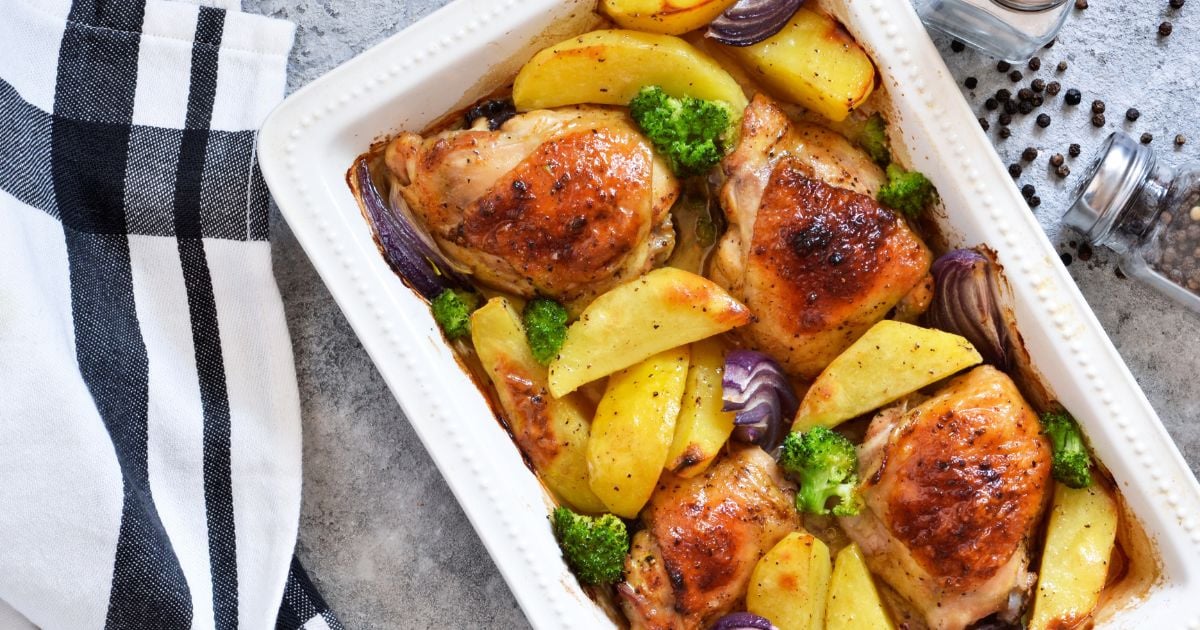 Frango assado com batatas