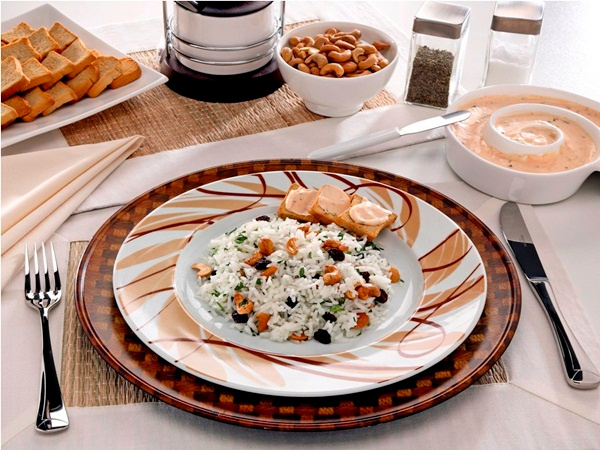 Arroz com Uvas Passas, Castanhas e Salsinha