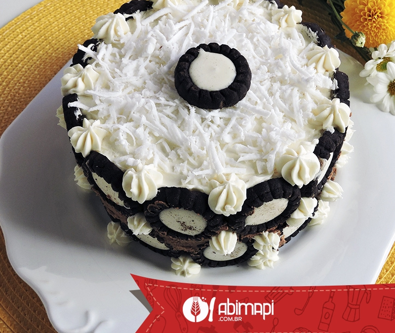 Bolo mousse com tortinhas