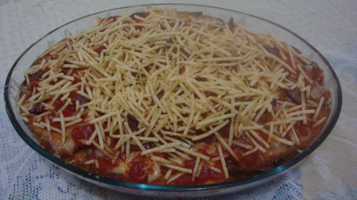 Filé de merluza e berinjela empanados à parmegiana