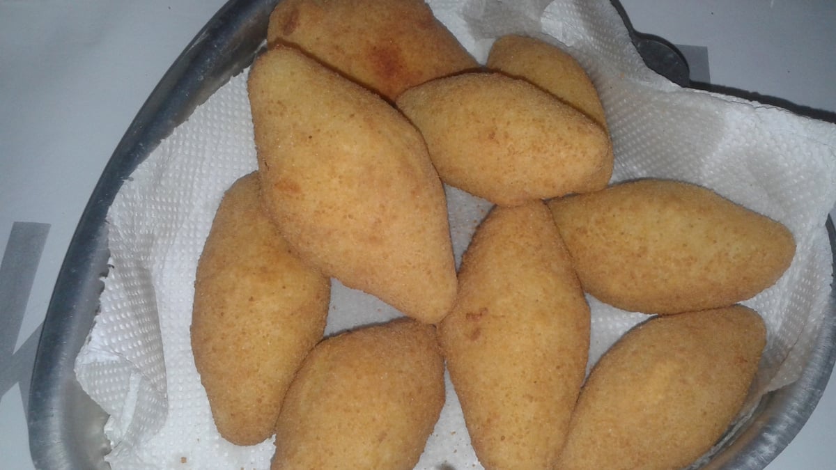 Bolinho de mandioca com carne seca