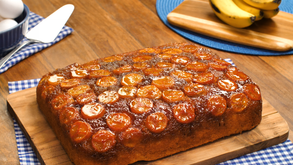 Receita de Bolo de Banana com calda caseiro tradicional