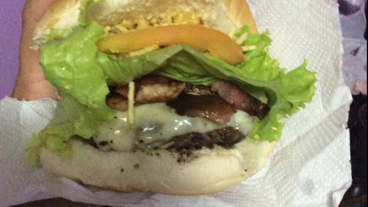 Hambúrguer caseiro