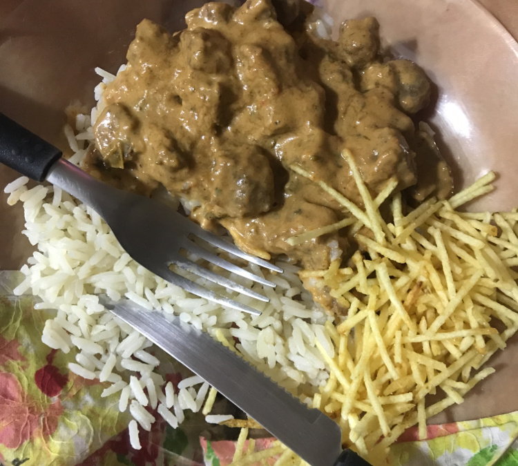 Estrogonofe de coxão duro desmancha na boca